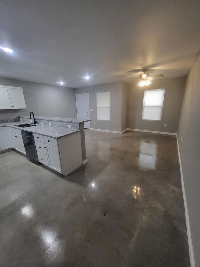 Photo - 1413-1415 S Byers Ave Unit 1413 S Byers Ave.