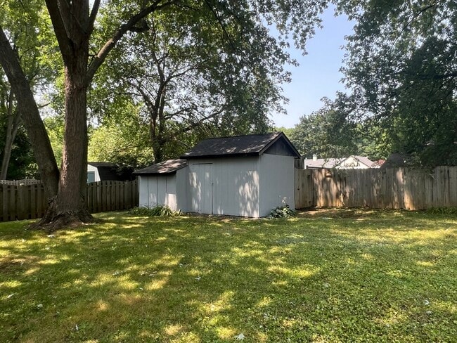 Photo - 16260 W Arlington Dr
