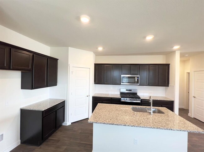 Photo - 2900 Egan Dr