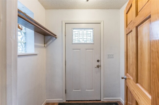 Photo - 9578 Vestal Pkwy W Unit 2