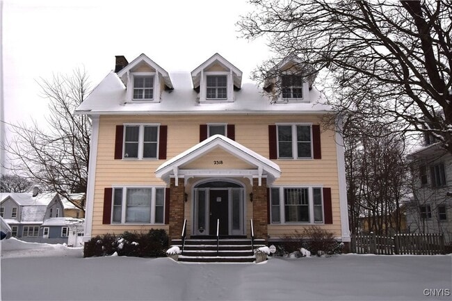 Building Photo - 2318 Genesee St