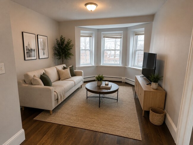 10 Cross St E Unit 3