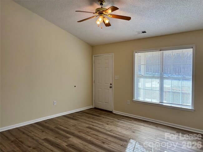 Photo - 521 Cedar Spring Dr