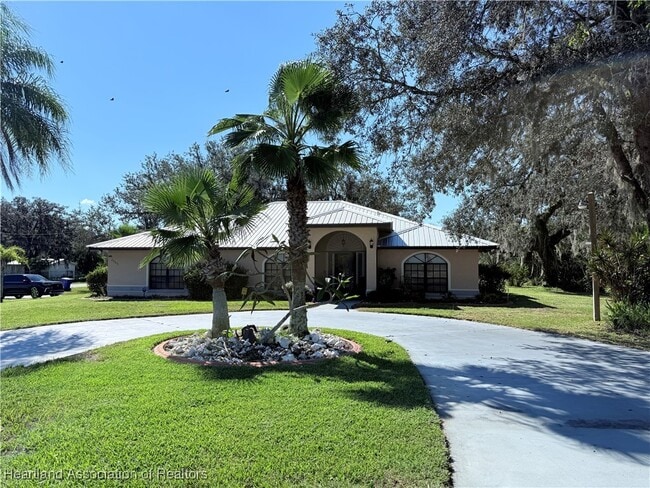 Building Photo - 2905 W County Line Rd