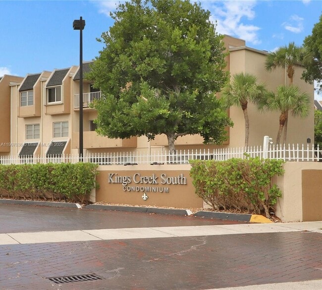 Building Photo - 7715 SW 86th St Unit A2-110