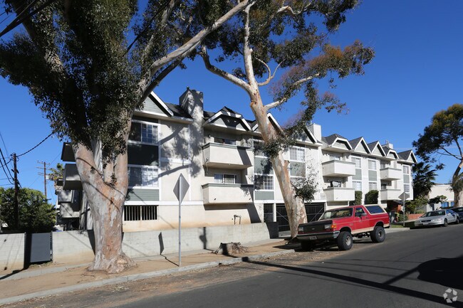 Photo - 10201 Woodbine Street