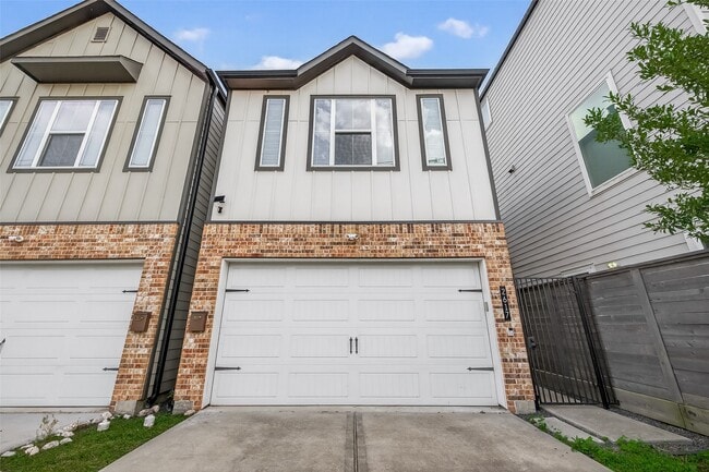 Building Photo - 2617 Live Oak St