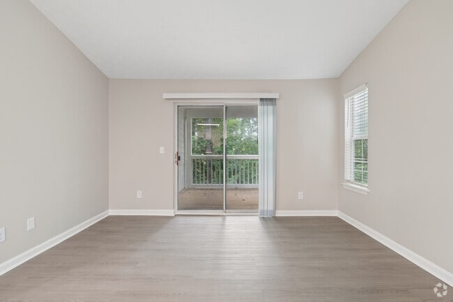 2BR, 2BA - 1,157SF - Living Room - Collingwood Apartments