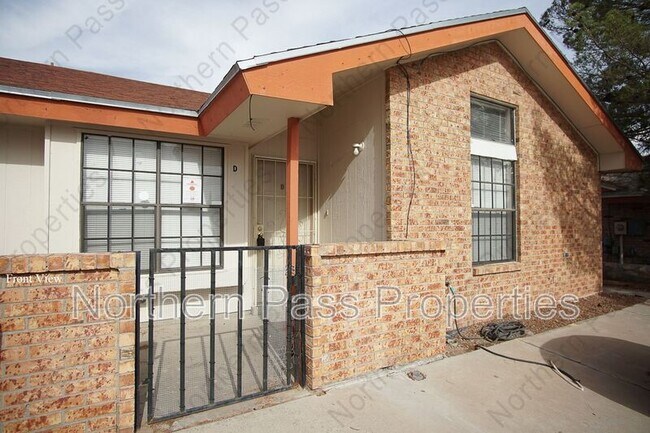 Building Photo - 1376 Trudy Elaine Dr Unit D