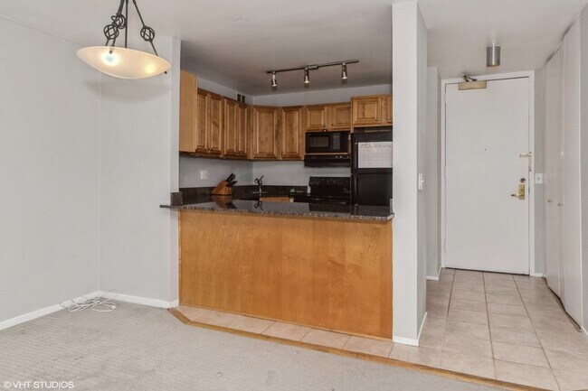 Photo - 2650 N Lakeview Ave Unit 3506