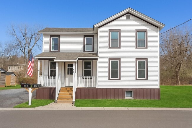 Photo - 10 Mechanic St