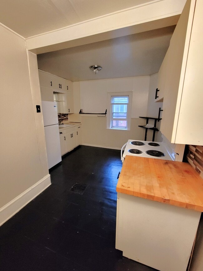 210 N Fremont St Unit 2