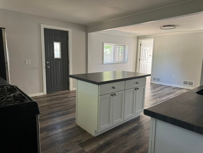 Photo - 1714 Rowland Ave