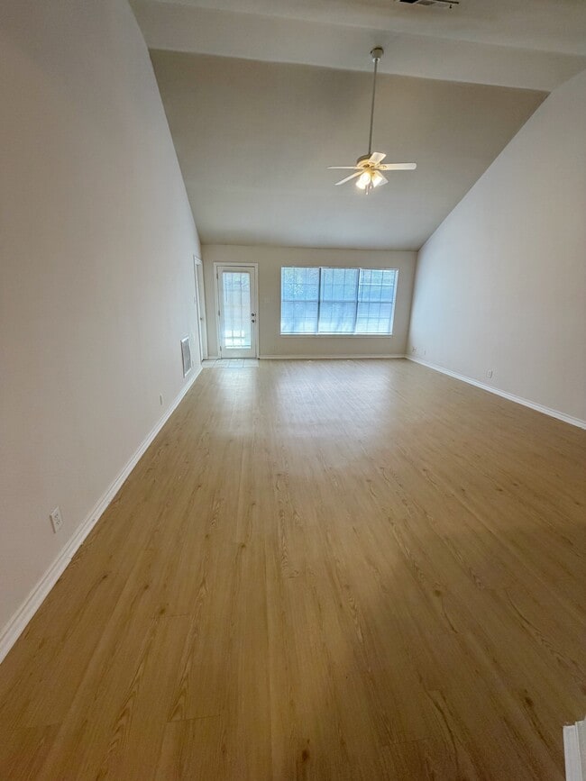 Sala de estar - 307 Sunset Blvd