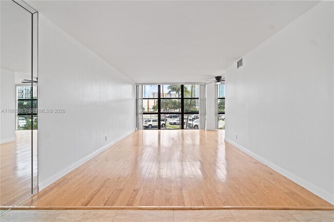 Photo - 800 Parkview Dr Unit 224