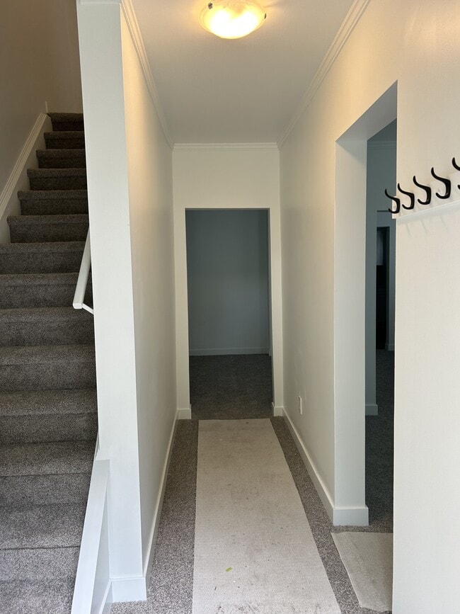 Photo - 12039-12055 55 St NW Unit Bsmt G4