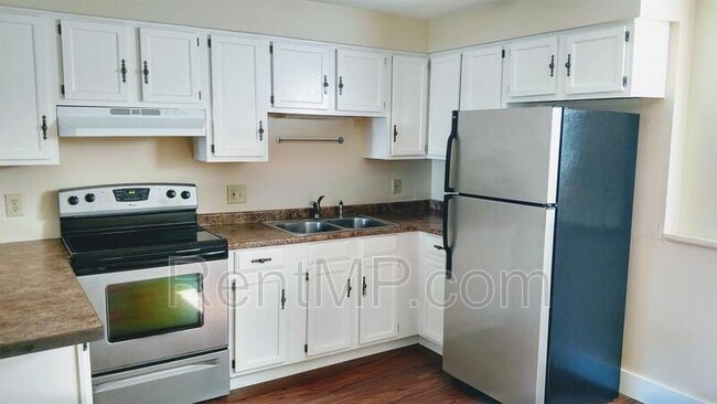 Photo - 303 S Oak St