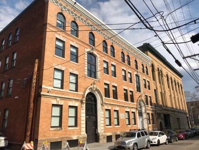 Bradberry - Bradberry Apartments