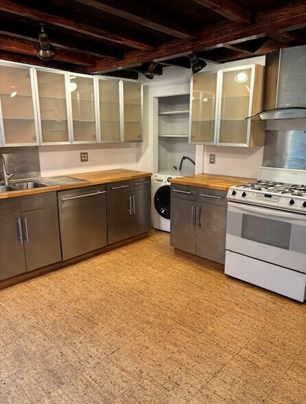 Photo - 18 Tremont St Unit 2