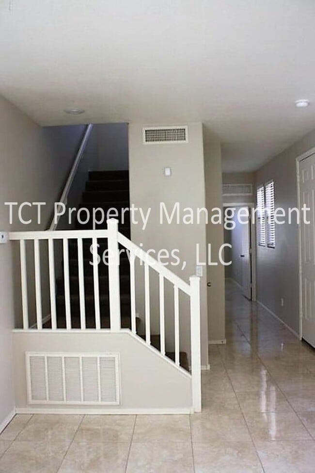 Photo - Beautiful 3 bedroom, 3 bathroom home in Mesa!