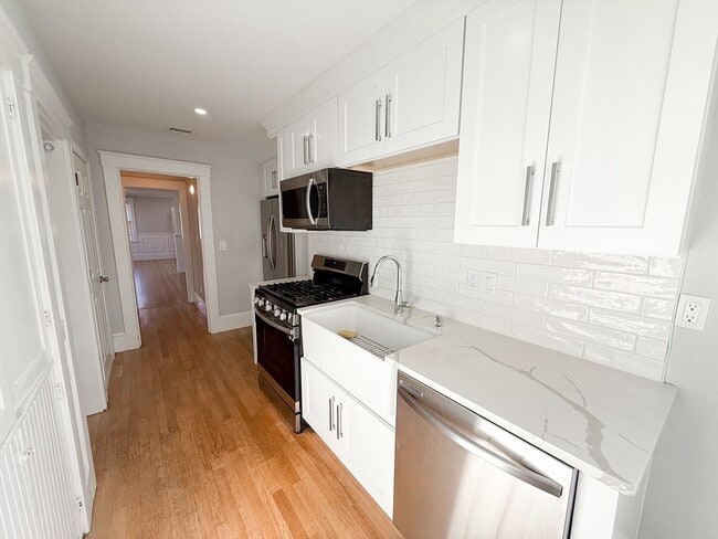 Building Photo - 41 Pond St Unit 1