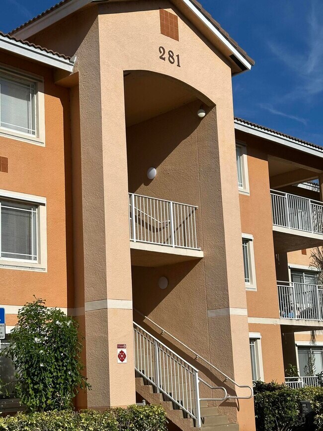 Building Photo - 281 SW Palm Dr Unit 201 Rental