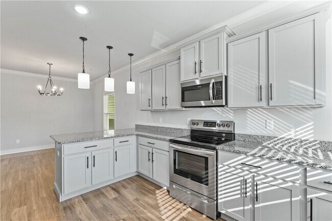 Photo - 913 NE Hts Ln