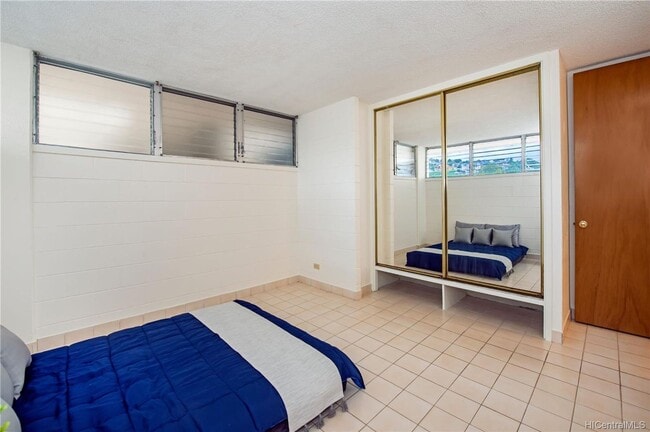 Photo - Hale O Kalani Towers - High rise building in Makiki 2 bedroom, 1 bath, 1 parking incl water and s... Unit 403