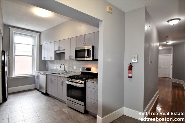 Photo - 83 Glenville Ave