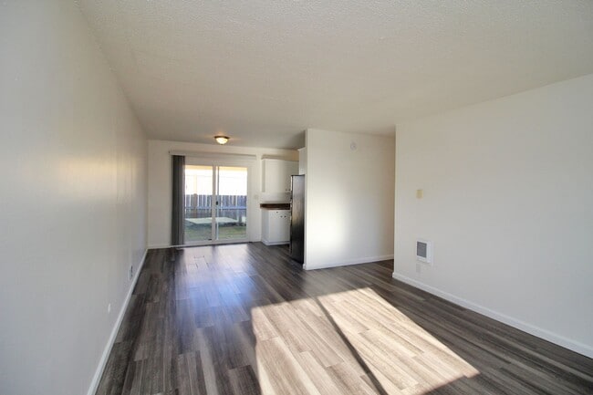 Photo - 6213-6217 SE Fern Ave Unidad 6213