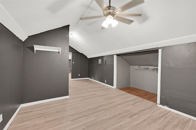Building Photo - 310 N Rock Island St Unit 4 Rental