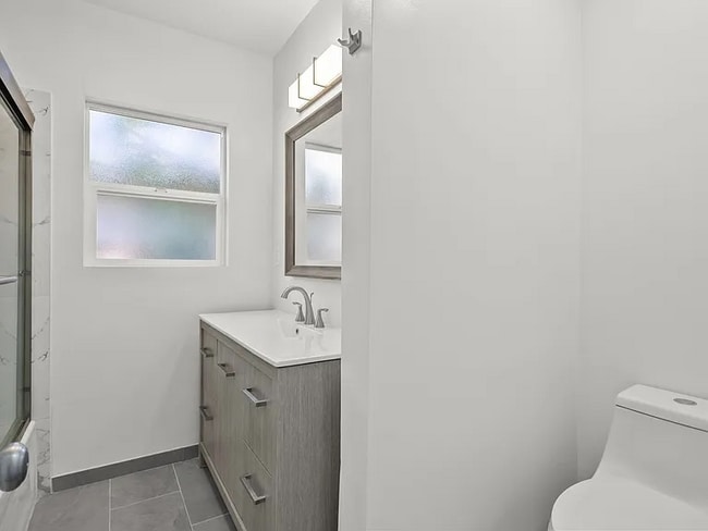 Photo - 16049 Tuba St