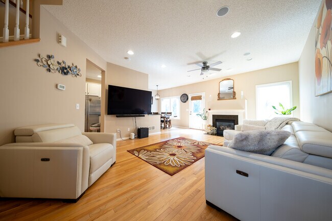 Photo - 15843 Porchlight Ln