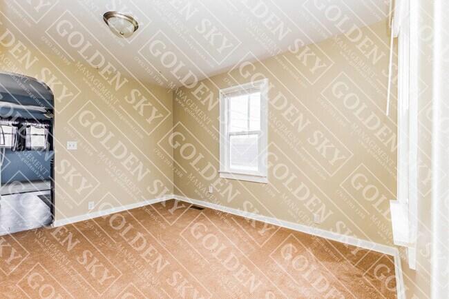 2400 W 10th St