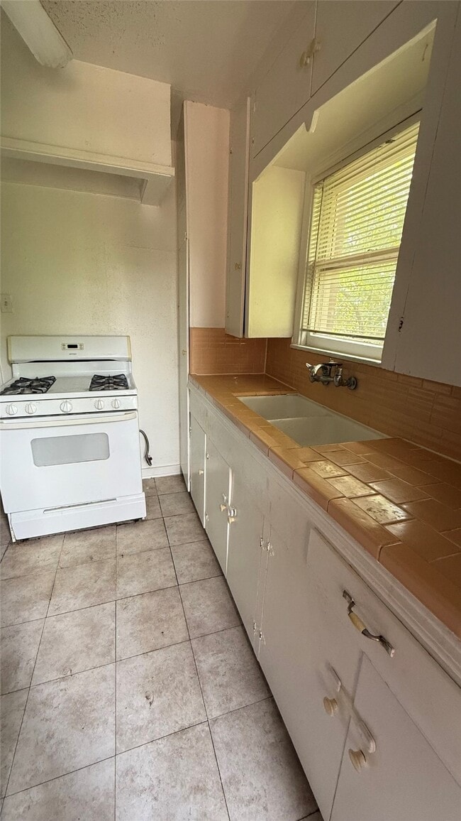 Photo - 4420 Roseland St