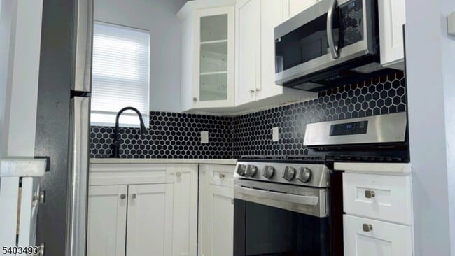 Photo - 736 E 28th St