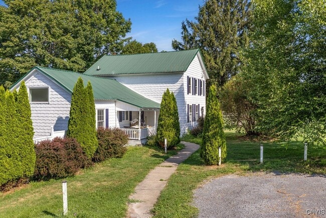 Photo - 3183 Mohawk St