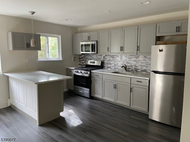 Photo - 189 Littleton Rd