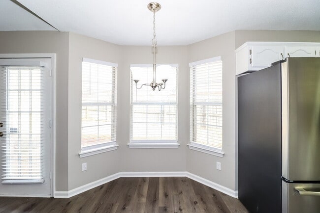 Photo - 6522 Palace View Ln