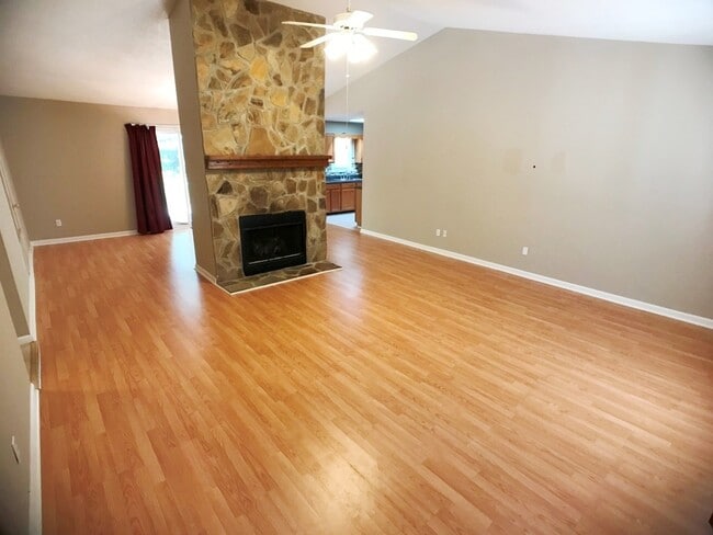 Photo - 1497 Chaseway Cir