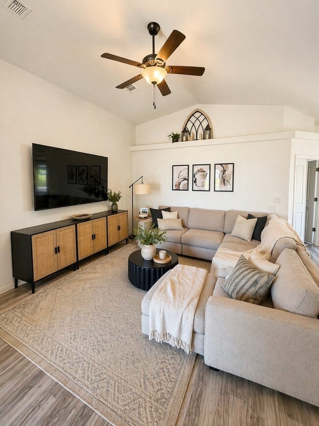 Photo - 8181 Sierra St