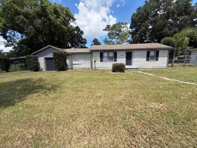 3/2 Orlando Home Large Back Yard Immediate Move In!