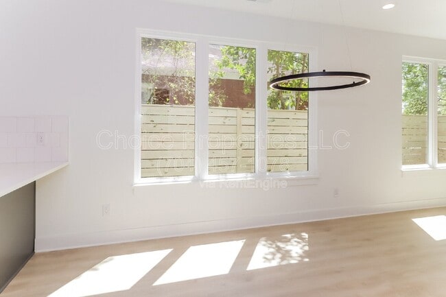 Photo - 422 Sylvania Ave