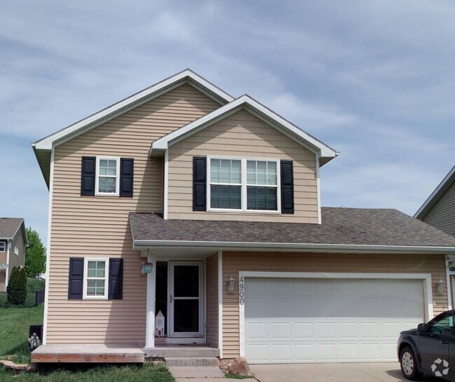 Building Photo - Desirable Brook Run Village Home!