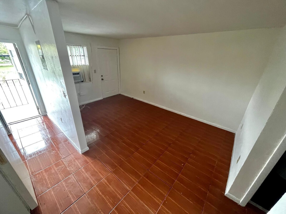 Photo - 3015 NW 8th Ave Unit 9