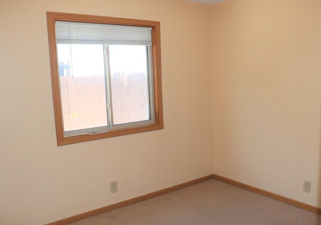 Photo - 906 C Ave NW