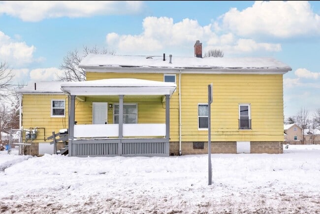 Building Photo - 926 N Porter St Unit # 2