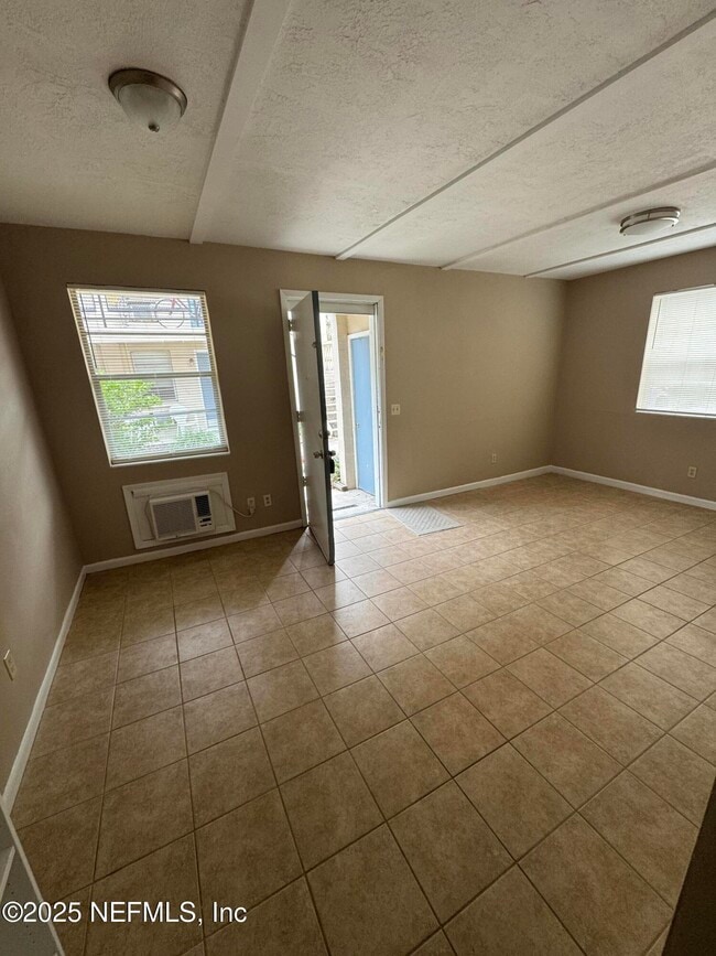 Photo - 916 Childrens Way Unidad 4