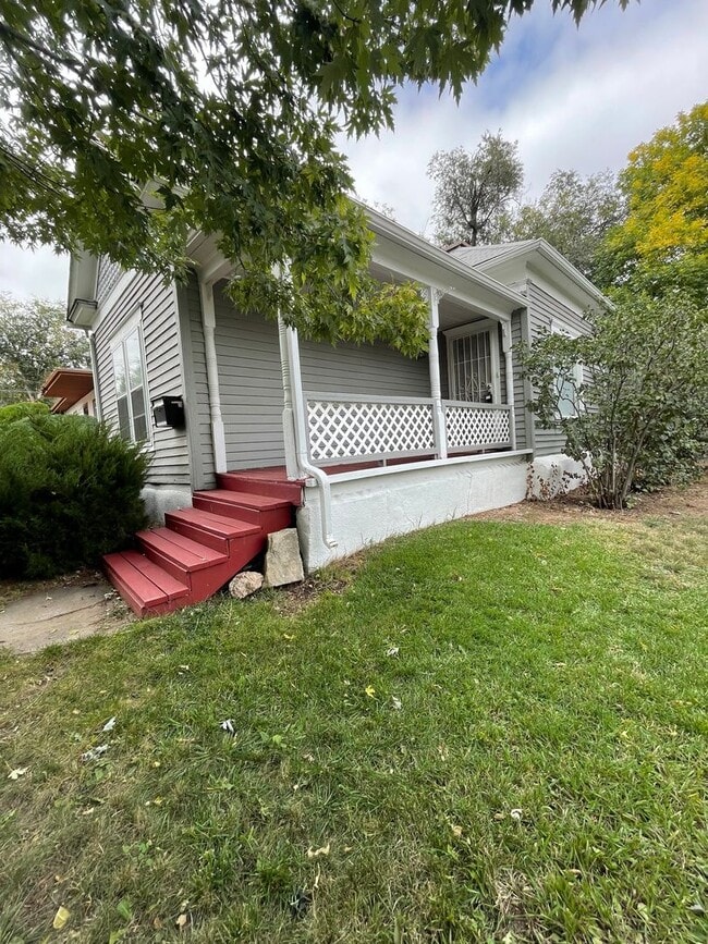 Photo - 402 W Dale St