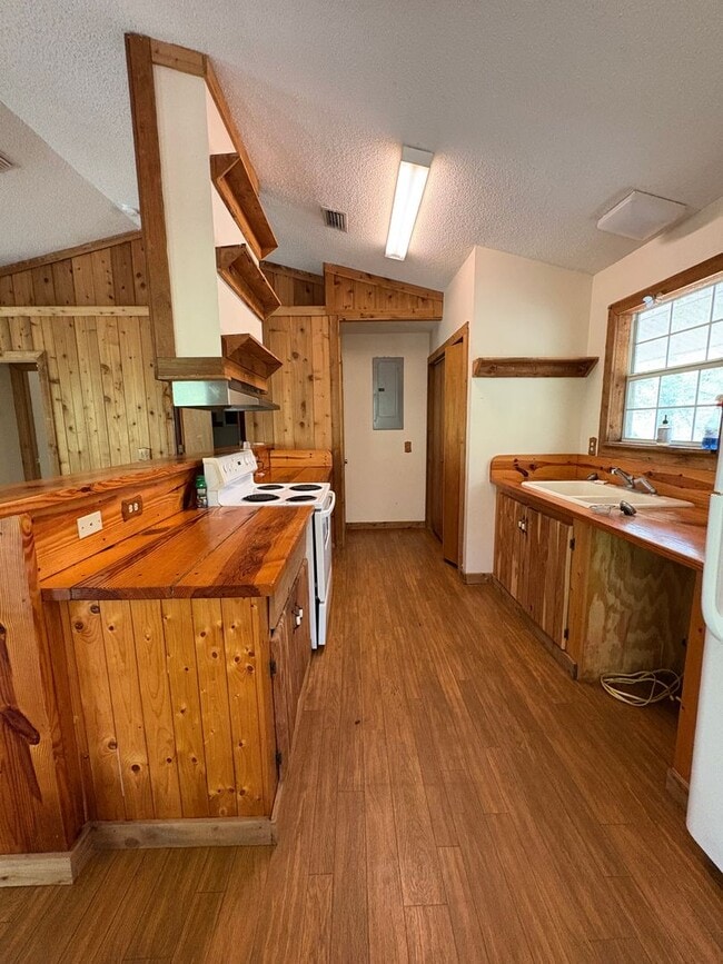 Photo - Cozy 2 Bedroom Retreat Available SOON!